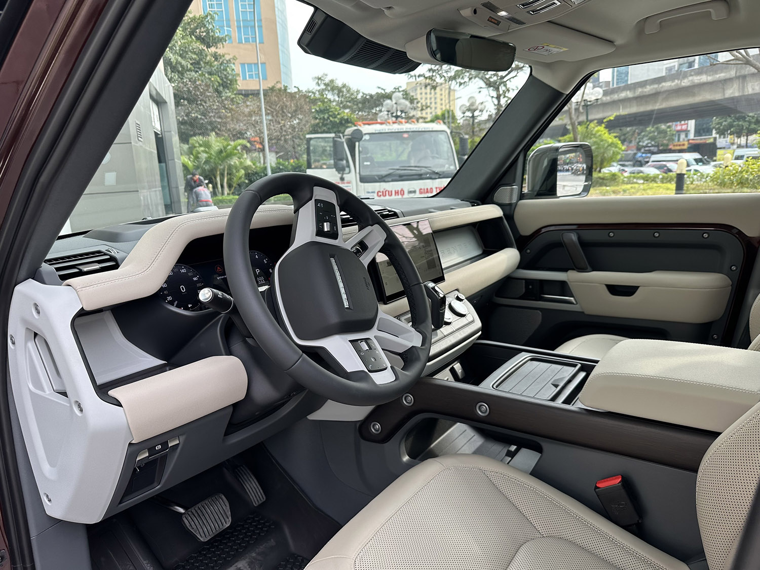Giá xe Land Rover Defender - ảnh 5