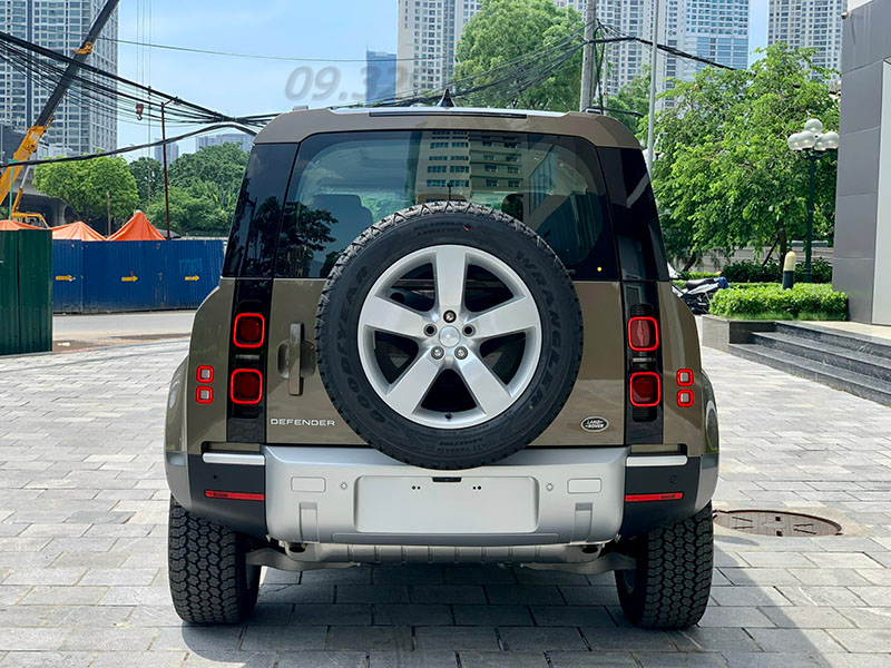 Giá xe Land Rover Defender 2024 