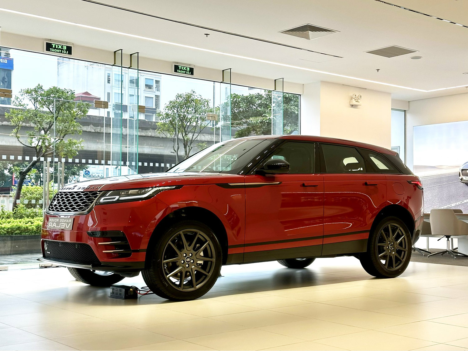 Giá xe Range Rover Velar 2023_2