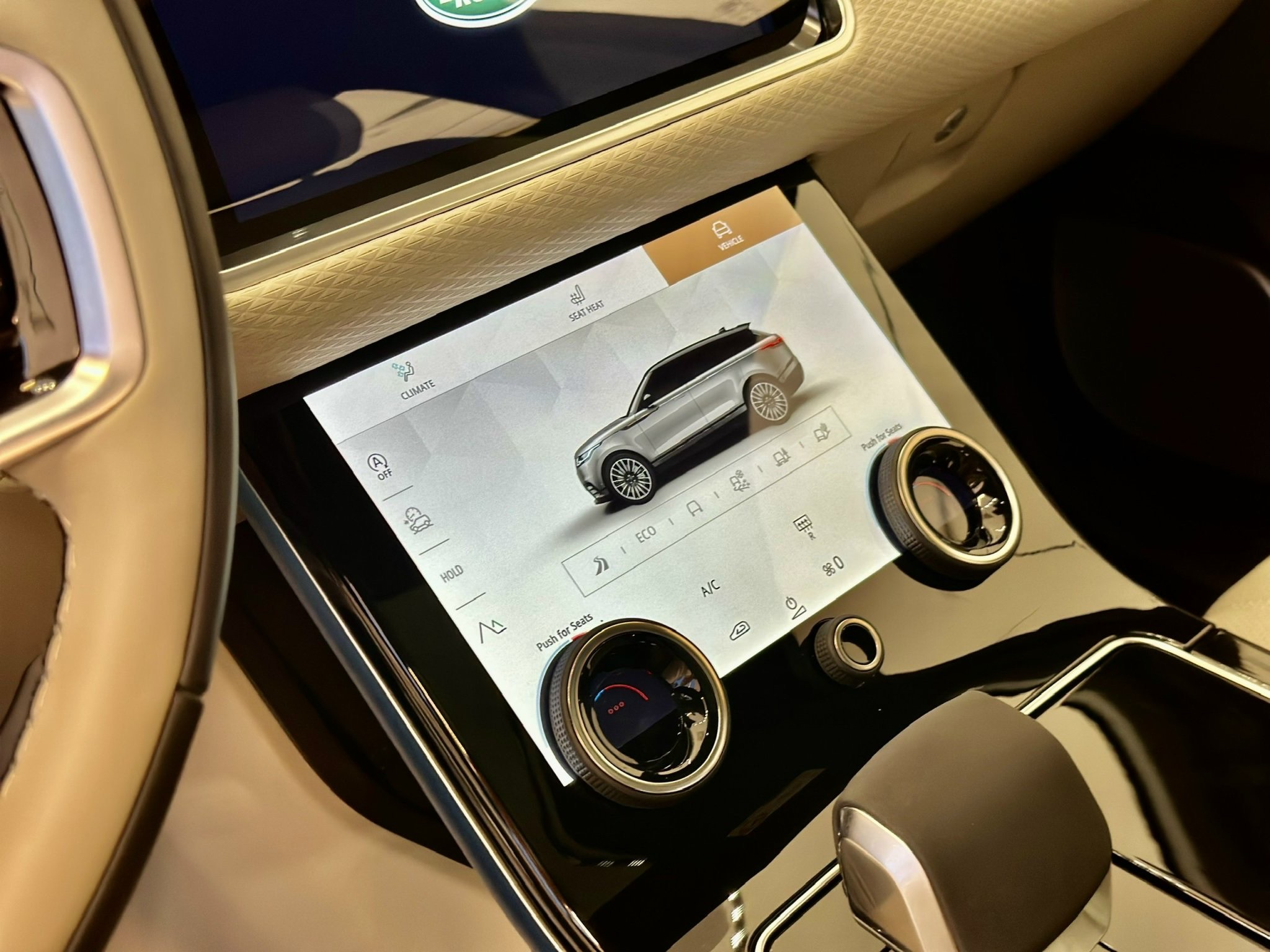 Giá xe Range Rover Velar 2023 