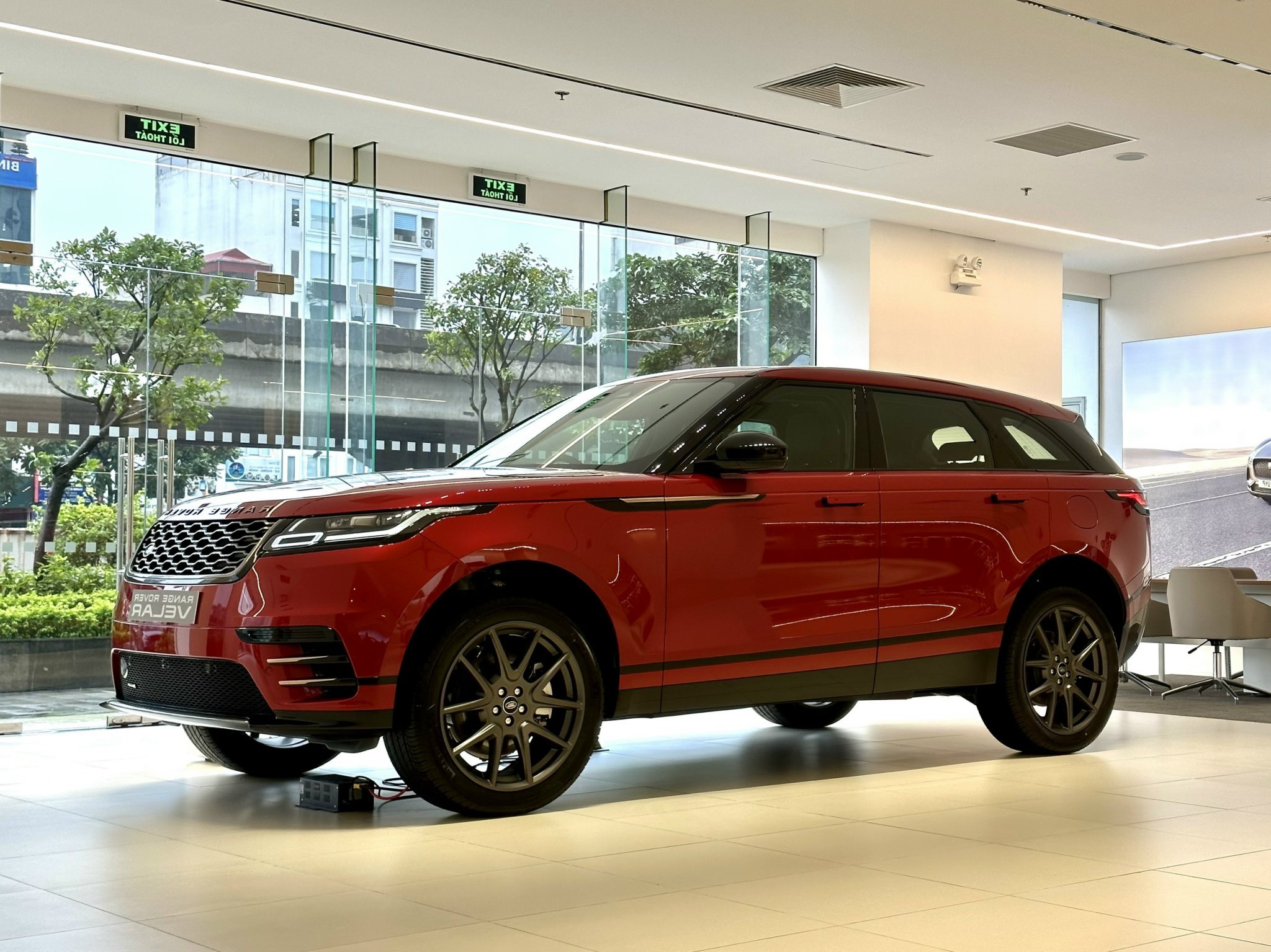 Giá xe Range Rover Velar 2025 khuyến mãi mới nhất tháng 07/2025
