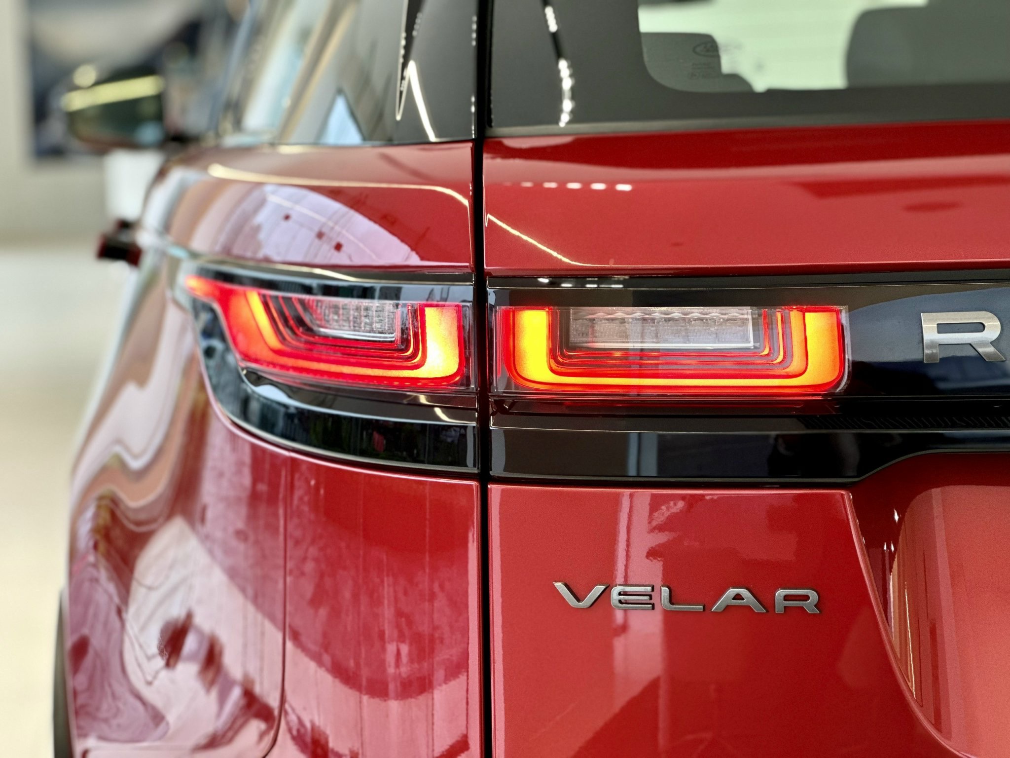 Giá xe range rover velar 2023