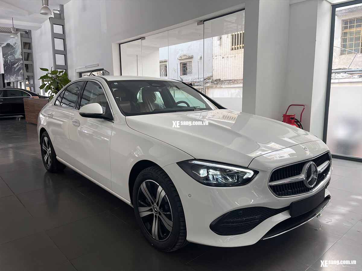 Giá xe Mercedes C200 mới nhất tháng 05/2024