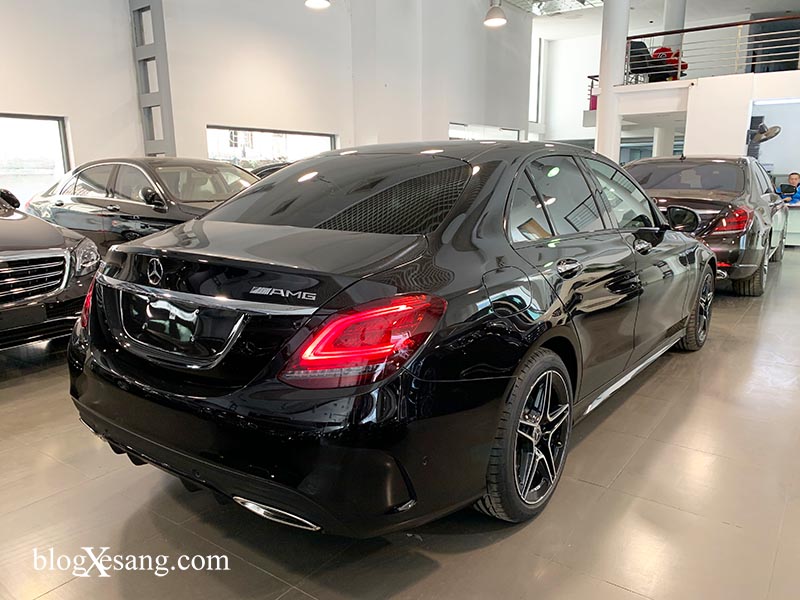 Đuôi xe C300 AMG 2020