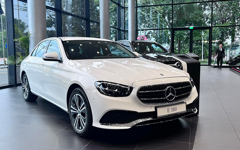 gia-xe-mercedes-c200-avantgarde-2022