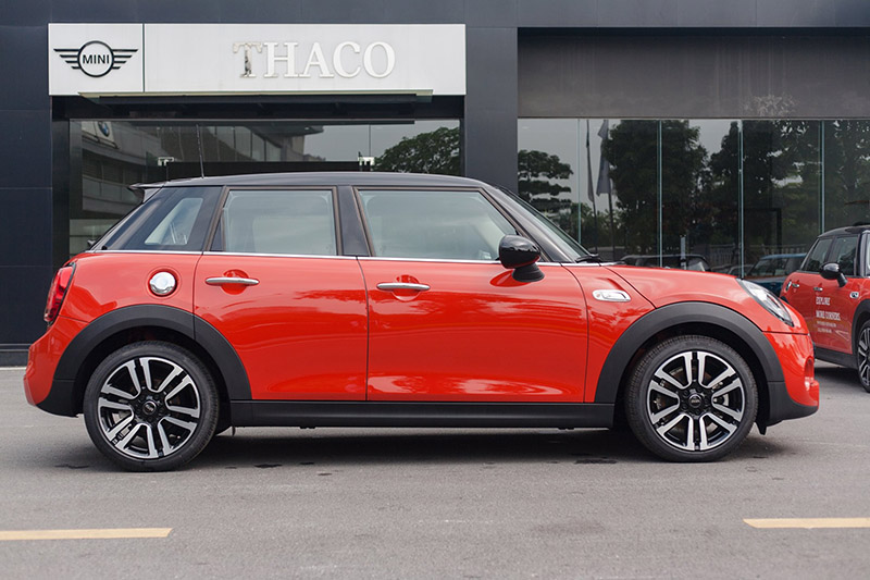 Thân xe Mini Cooper 5 cửa