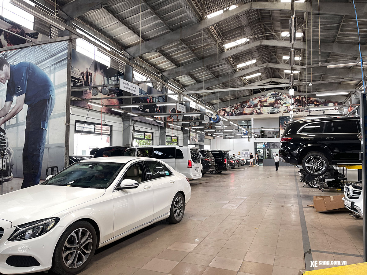 Khu vực sửa chữa bảo dưỡng nhanh tại Mercedes Láng Hạ