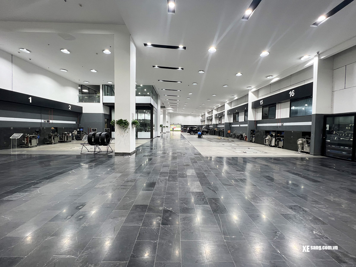 Không gian xưởng dịch vụ Lexus Thăng Long